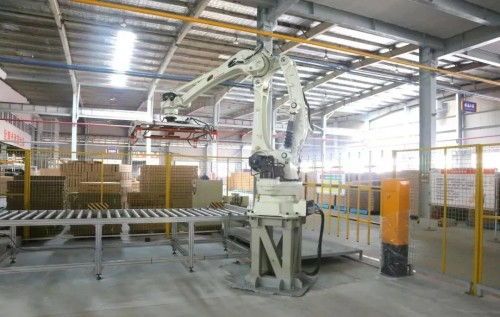 用心温暖亿万家庭 四季沐歌与采筑携手走进超级工厂，见证温暖的诞生与电子商务技术研发